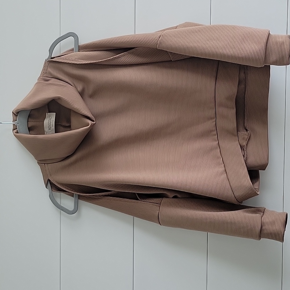 Monocracy Cold Shoulder